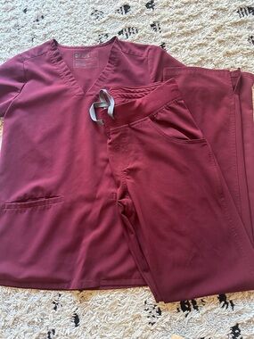 Burgundy figs scrub set